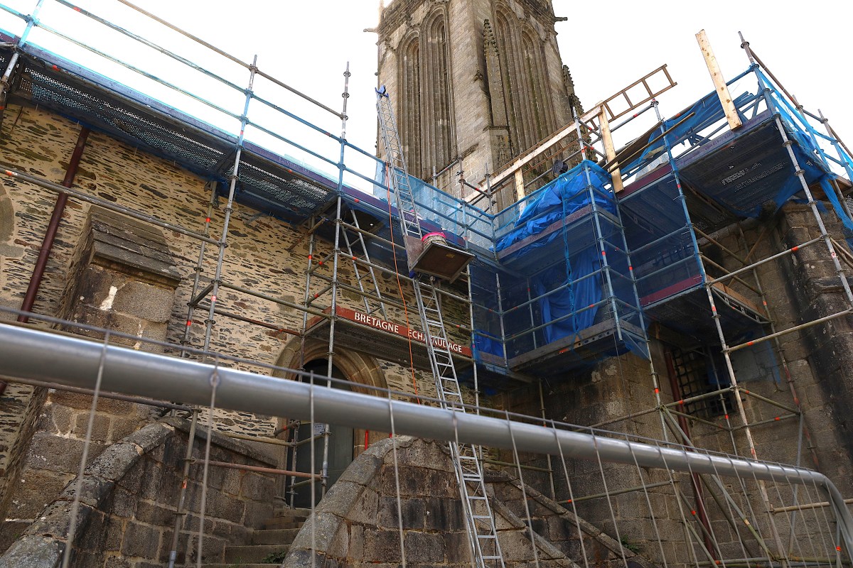 Travaux à la chapelle Saint-Herbot, épisode 7 : interventions des entreprises en avril 2025